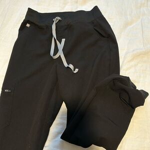 Figs high waisted Zamora jogger in black. Size small
